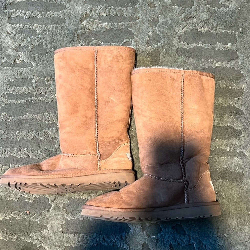 Lightly worn Uggs